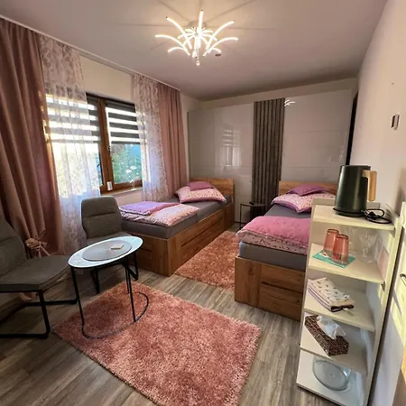 Apartment Neu 2 Betten Privat Lage *